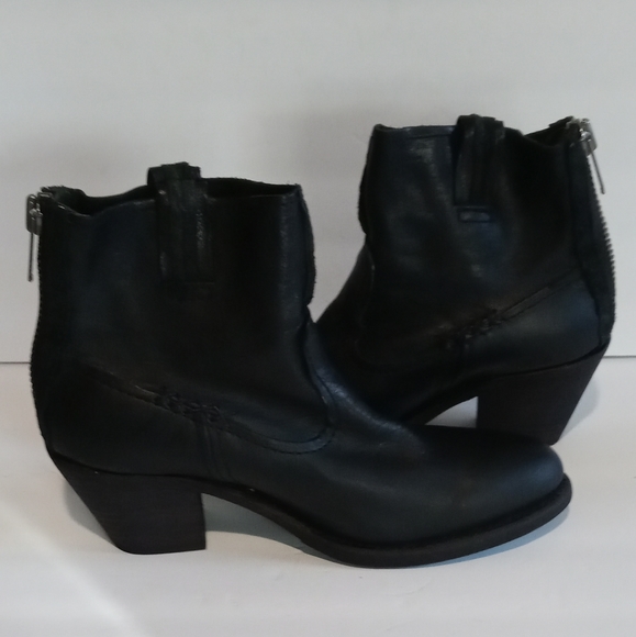 Frye Leslie short boots. - Picture 1 of 12